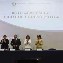 Maestra Carmen Valenzuela, Doctor Jorge Balpuesta, Rectora María Esther Avelar y Maestra Consuelo Delgado, en el presídium