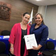 Maestra Rosa Elena Richart, coordinadora de la licenciatura en Administración de las organizaciones y María de Lourdes Martínez, promotora de CASA Universitaria de San Antonio Juanacaxtle