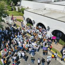 Vista panorámica en la entrega de cartas en Casa Jalisco