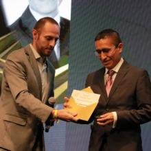 Arturo Cabrera Romero, egresado UDGVirtual galardonado en Jalisco Talent Land con uno de los Milenio Talent Awards