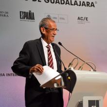 Mtro. Manuel Moreno, reconocido con el mérito a la trayectoria en Educación Superior a Distancia
