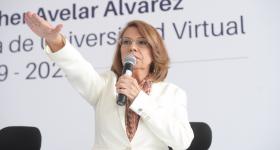 Dra. María Esther Avela Álvarez, tomando protesta