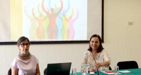 Maestra Dolores Marisa Martínez y licenciada Laura Topete González
