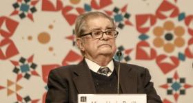  Miguel León Portilla, durante la feria Internacional del Libro