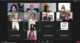 Participantes durante la sesión