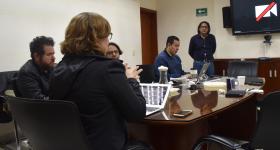 Alumno presenta su proyecto de investigación