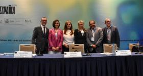 Panelistas, con karla Planter, nueva rectora electa de la UdeG 